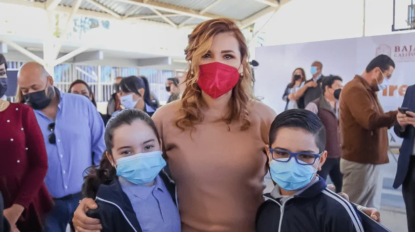 Gobernadora de BC da bienvenida a los alumnos en regreso a clases presenciales