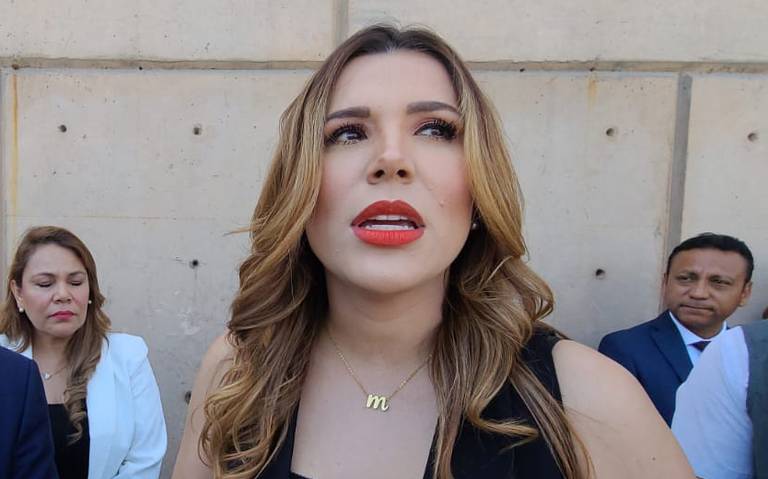 Gobierno debe 1,800 mdp a los maestros de BC