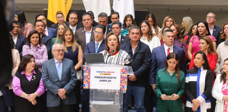 Xóchitl, por barril de petróleo en 76 dls, igual que diputados marcelitas