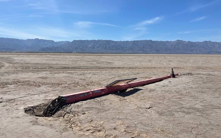 Abandonados, postes de auxilio en la Salada